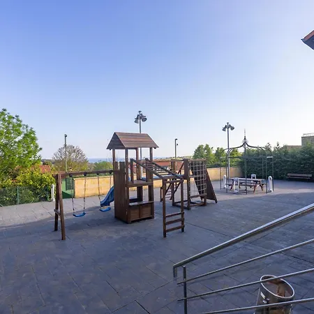 Brisas Meron Padel & Villa La Revilla (San Vicente de la Barquera)