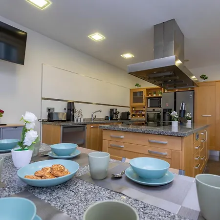 Brisas Meron Padel & Villa La Revilla (San Vicente de la Barquera)