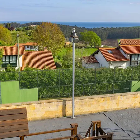 Brisas Meron Padel & Villa La Revilla (San Vicente de la Barquera)